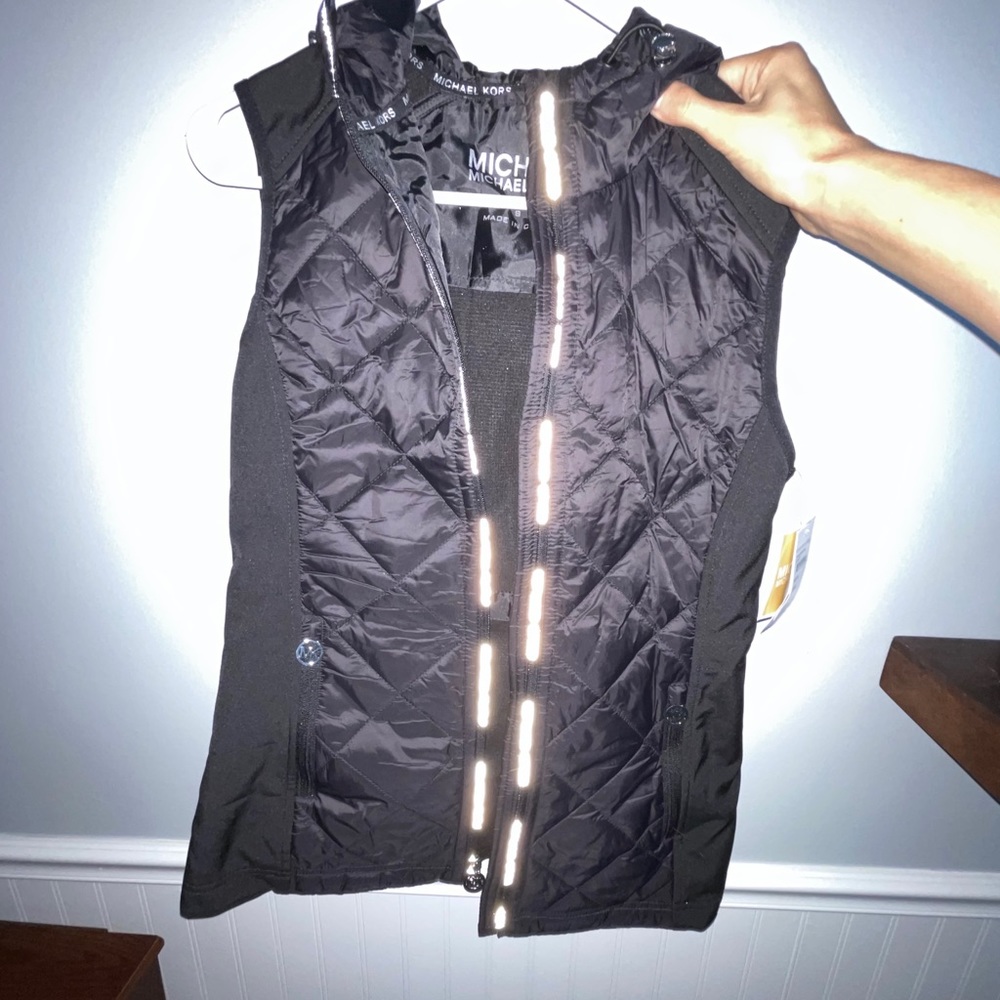 NWT michael kohrs vest size Small